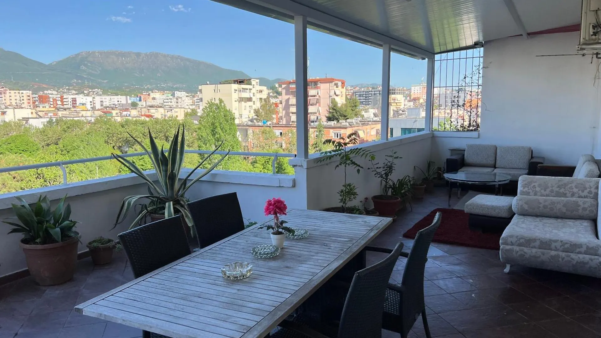 Elin'S View Stylish Central Apartment With Panoramic Terrace تيرانا ألبانيا